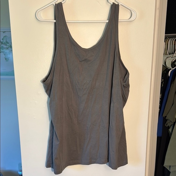 Old Navy Women's Gray Tank Top - Picture 2 of 2